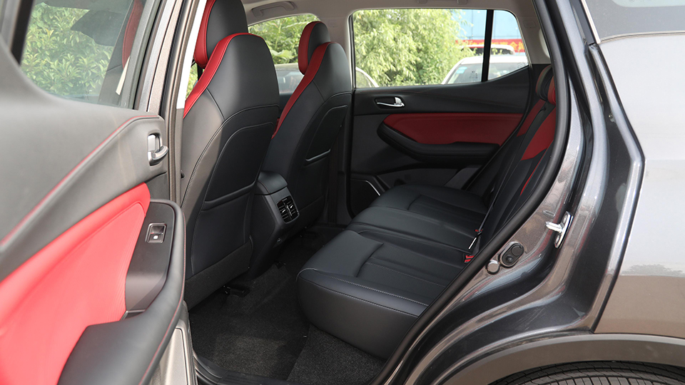 全新广汽传祺gs4实车现身,广汽传祺gs4最新试驾视频