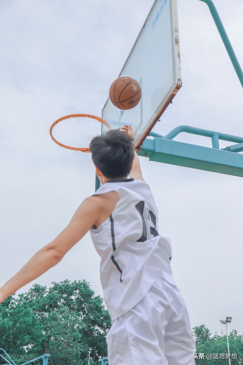 男人为什么喜欢打桌球,为啥男人喜欢打台球