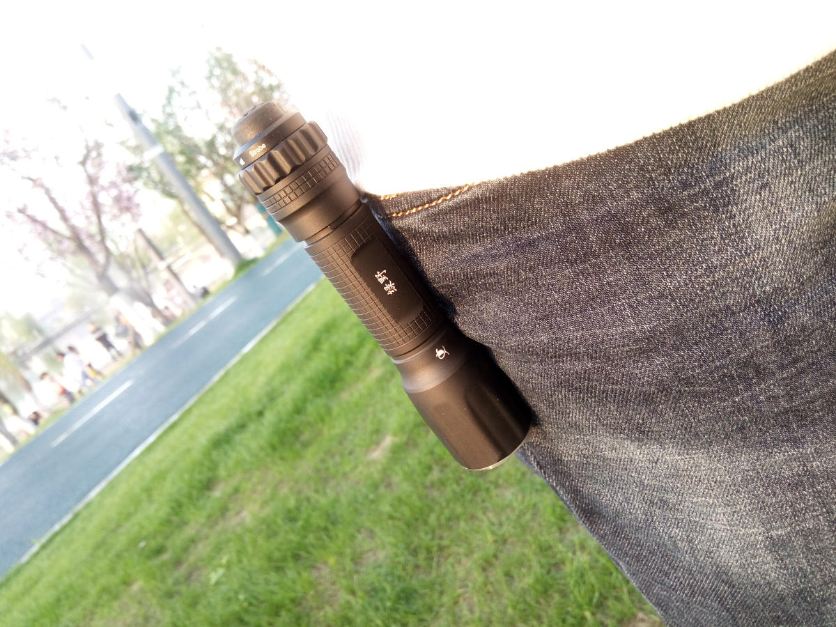 纳丽德ta15手电暴力测试,新款纳丽德ta15