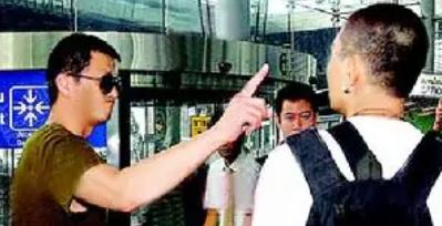 奚梦瑶恳求给孩子打码背后，是豪门子女血一般的教训