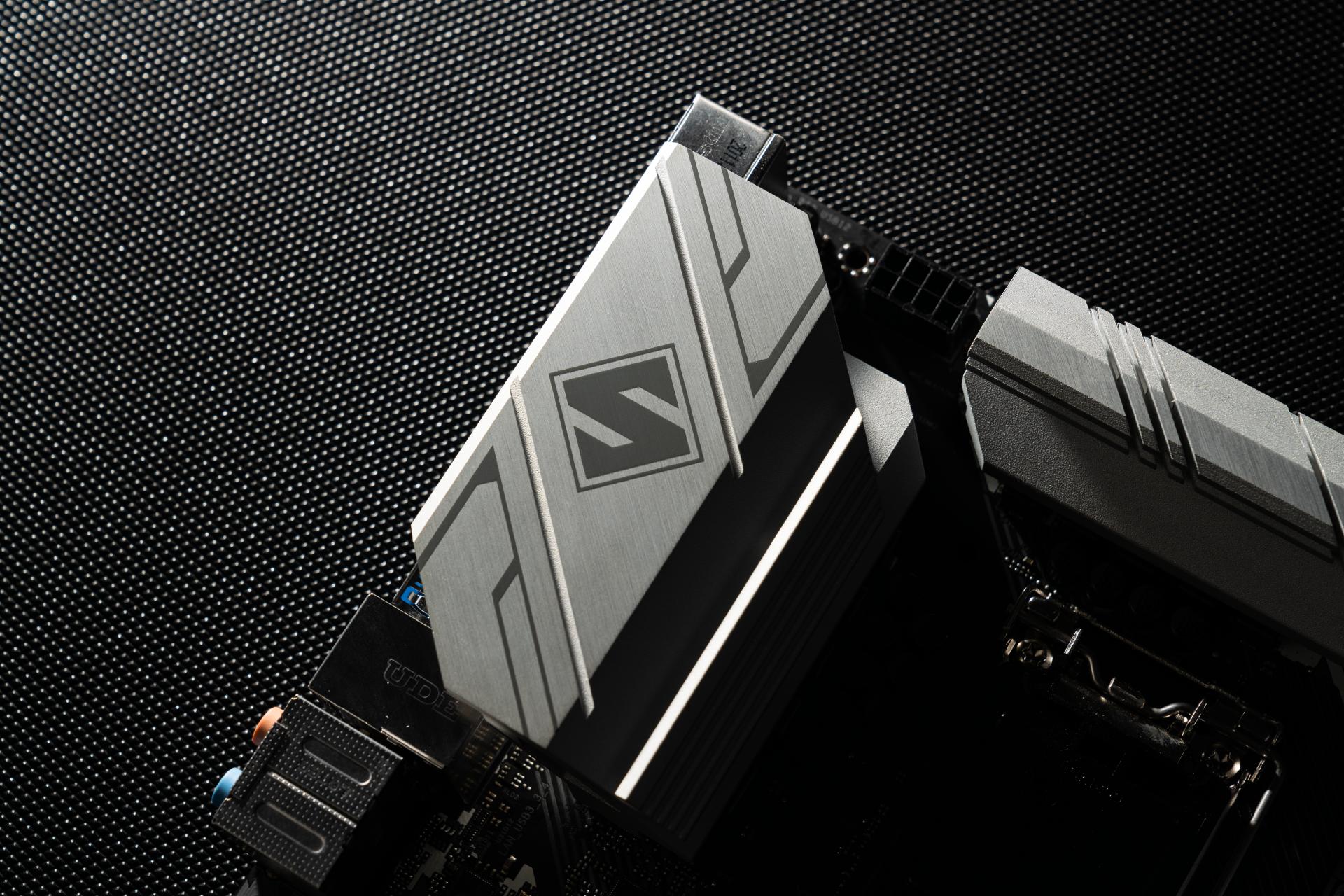 一块能扛10900K的B460主板！华擎B460MSteelLegend深度评测