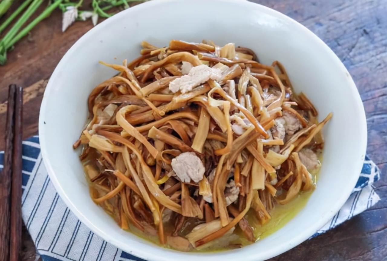 什么蔬菜和什么蔬菜一起吃会有毒,最伤肾的四种蔬菜黄秋葵有毒吗