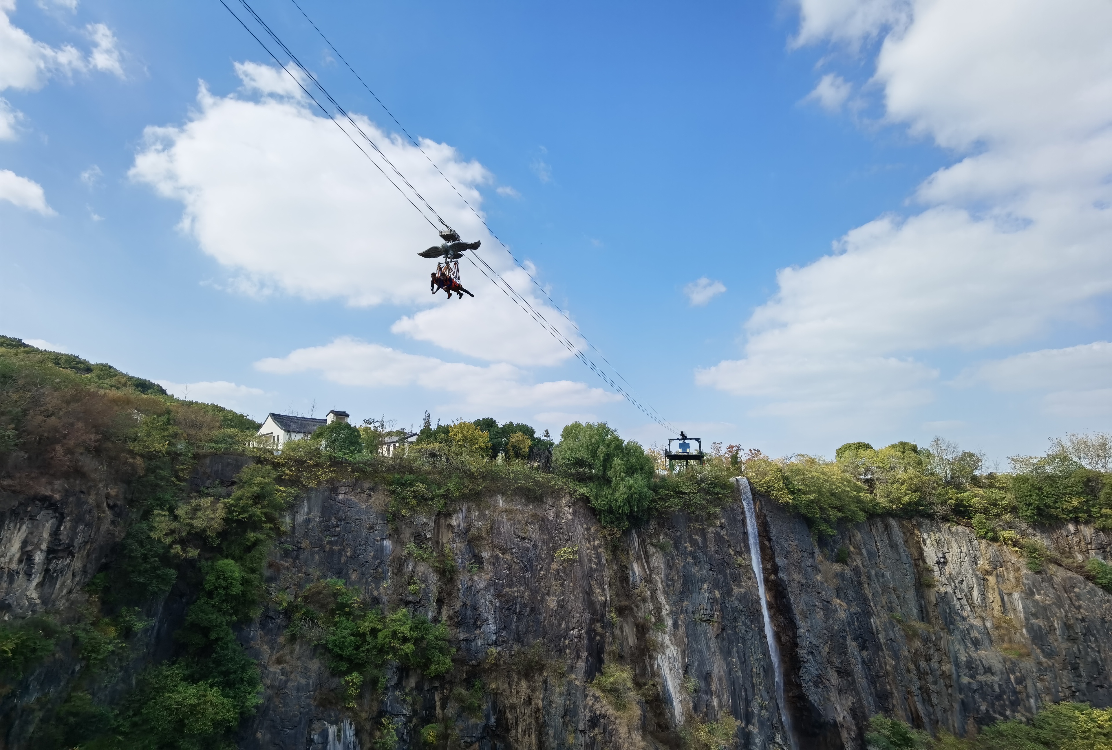 为什么深坑酒店被称为建筑奇迹,惊艳世界的深坑酒店