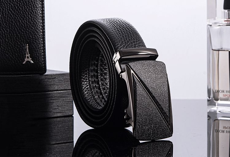 女人看包包男人看手表,女人看包包