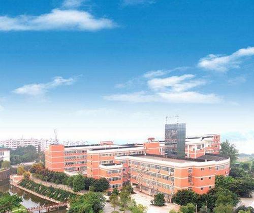 泸州卫校和红十字会卫校哪个好点,泸州卫校与淮南卫校哪个好