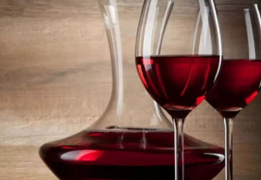 “盛世王朝”的落寞：停牌多年营收大降，旗下一产品甜蜜素超标