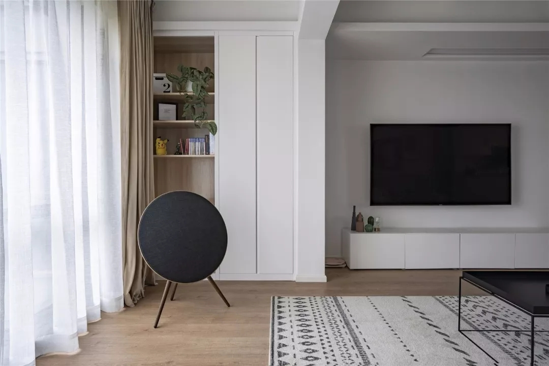 设计师-何海超/简单的特色、低调的奢华、憧憬美好的未来