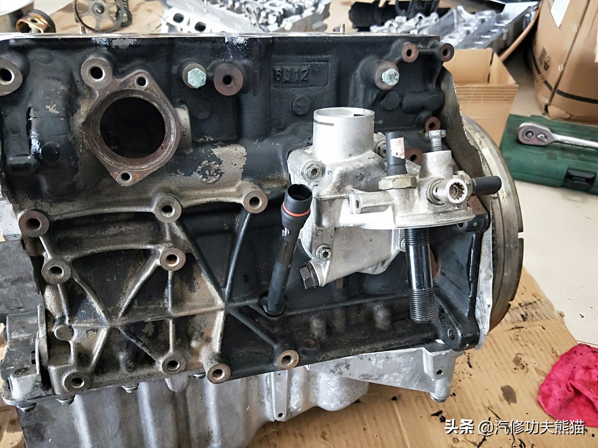奥迪a61.8发动机大修费用,老款奥迪a6六缸发动机大修全过程