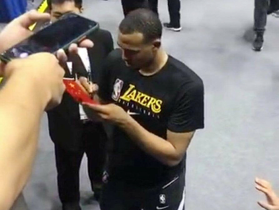 nba球星被中国球迷震惊,nba球星对中国球迷的特殊对待