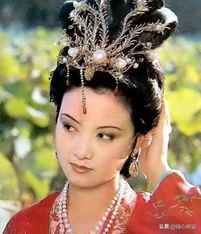 最新红楼梦诗词全译,最美的红楼梦古诗词