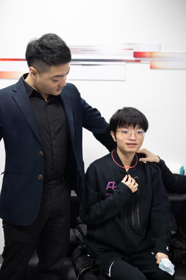 关爱肩颈健康，日本蓓福株式会社独家合作英雄联盟RA战队