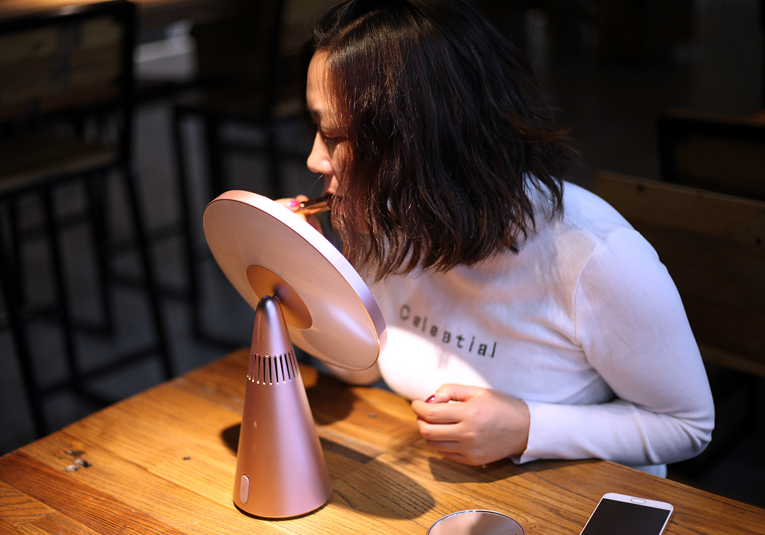 觅光化妆镜跟斐色耐哪个好,斐色耐折叠化妆镜测评