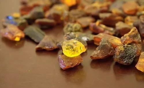 俄罗斯珠宝中国专卖,俄罗斯珠宝店加价