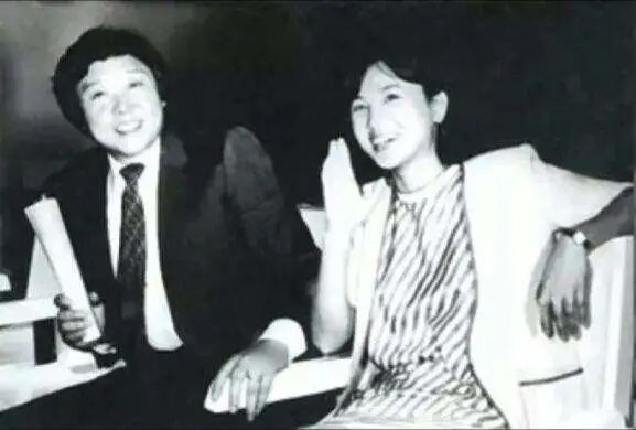 帽子歌后凤飞飞照片,台湾歌后凤飞飞简历