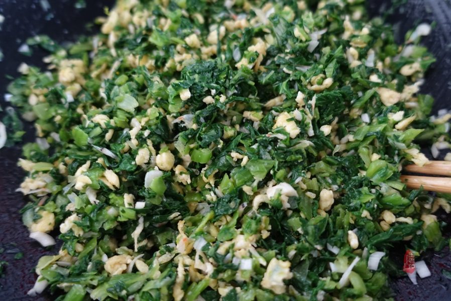 常吃玉米助消化!菜团子这么做,6分钟出锅,薄皮大馅特喧软