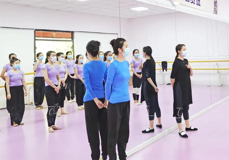 高歌曼舞,高歌舞蹈培训班