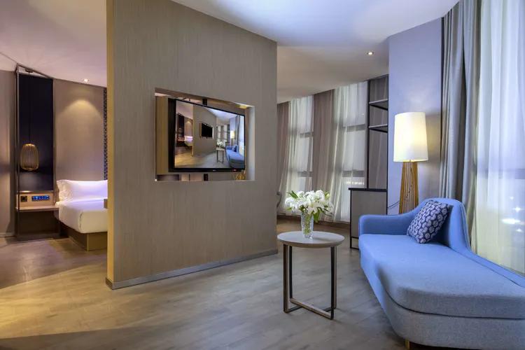 酒店业的创新之举—老徐直播:又见烟花三月,入梦桔子奥邦酒店