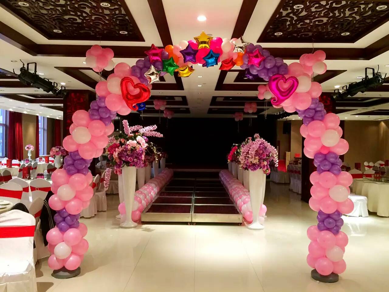 宝宝满月宴百日宴周岁宴布置,婴儿满月百日宴一般在哪里办