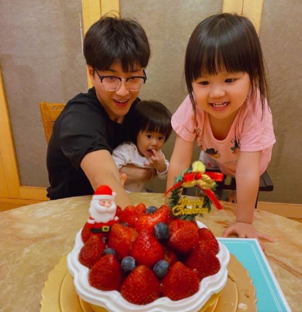 福原爱被家人4年冷*力暴**？婚姻新状况，女方身边有小6岁异性朋友