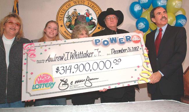 老人花光巨额家产完整版,老人中21亿彩票6年败光致家破人亡