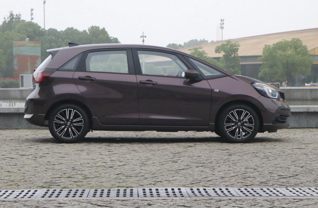 最良心的家轿全系标配4缸油耗5l,买国产车首选这三款质量好油耗低