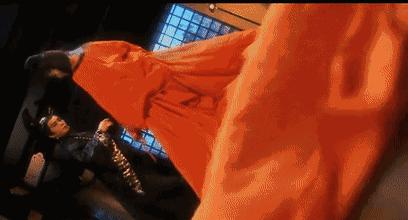 一首《十七岁》之于香港娱乐圈，就是半部《春秋》