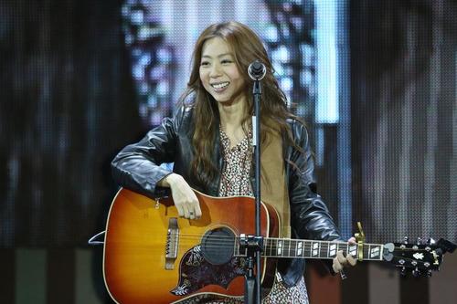 陈绮贞结束18年恋情完整版,44岁陈绮贞回归单身