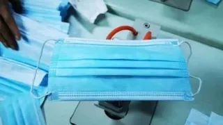 无法穿越疫情的奢侈品代购：从月入几十万，到卖面膜玉米螺狮粉