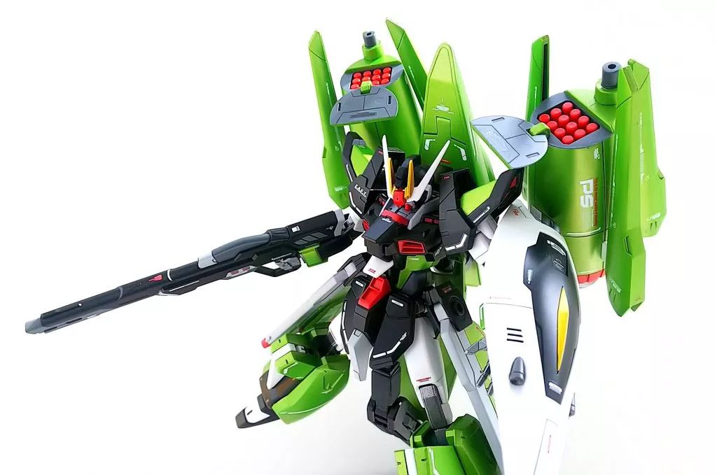 佳作:不同比例的巧妙融合,装上背包你就是混沌高达