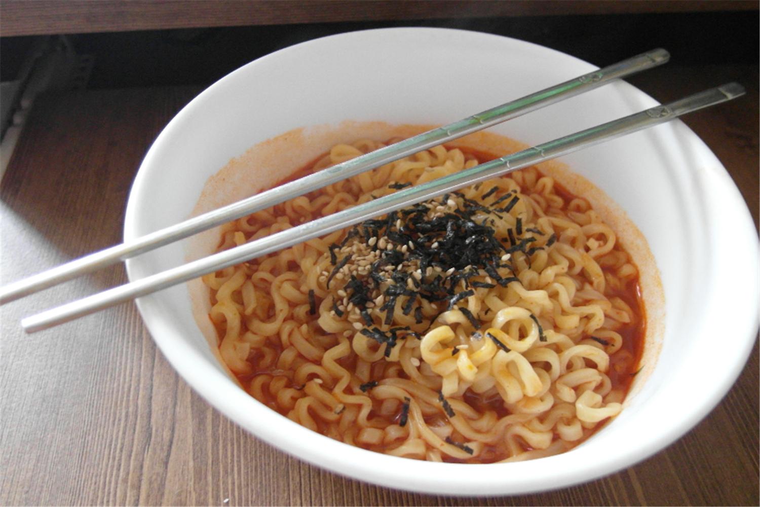 怀孕了想吃西瓜可以吗,怀孕了能吃好劲道方便面吗