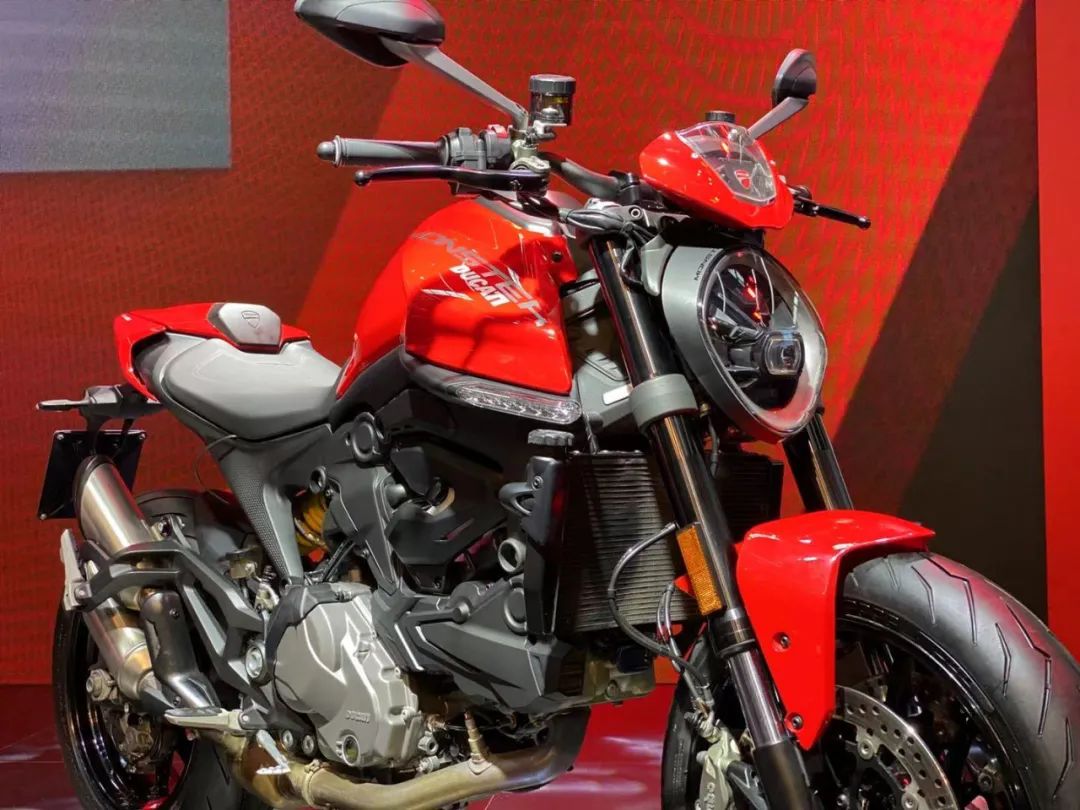 北京车展|杜卡迪大魔鬼新款售价263000元，Monster950也有亮相