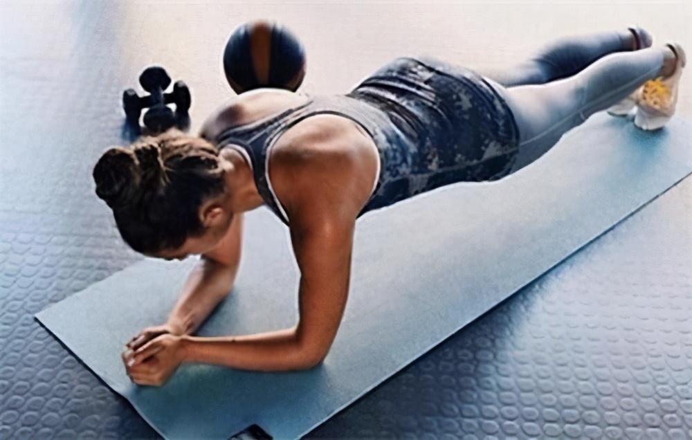 20天减30斤肥胖人练出马甲线,如何紧致肚子上的赘肉练出马甲线