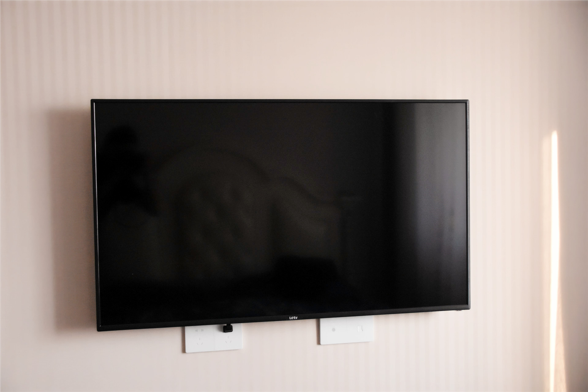 1500元档能买到的最强悍配置了，乐视电视Y50开箱，性价比首选