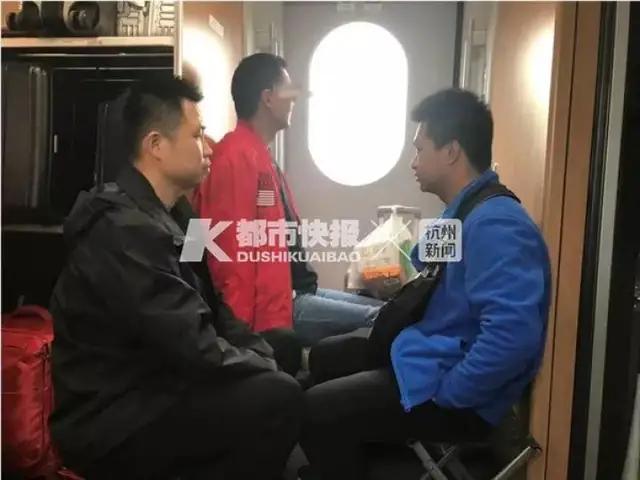 男子开顺风车两年骗2000w,开顺风车骗女友2000万