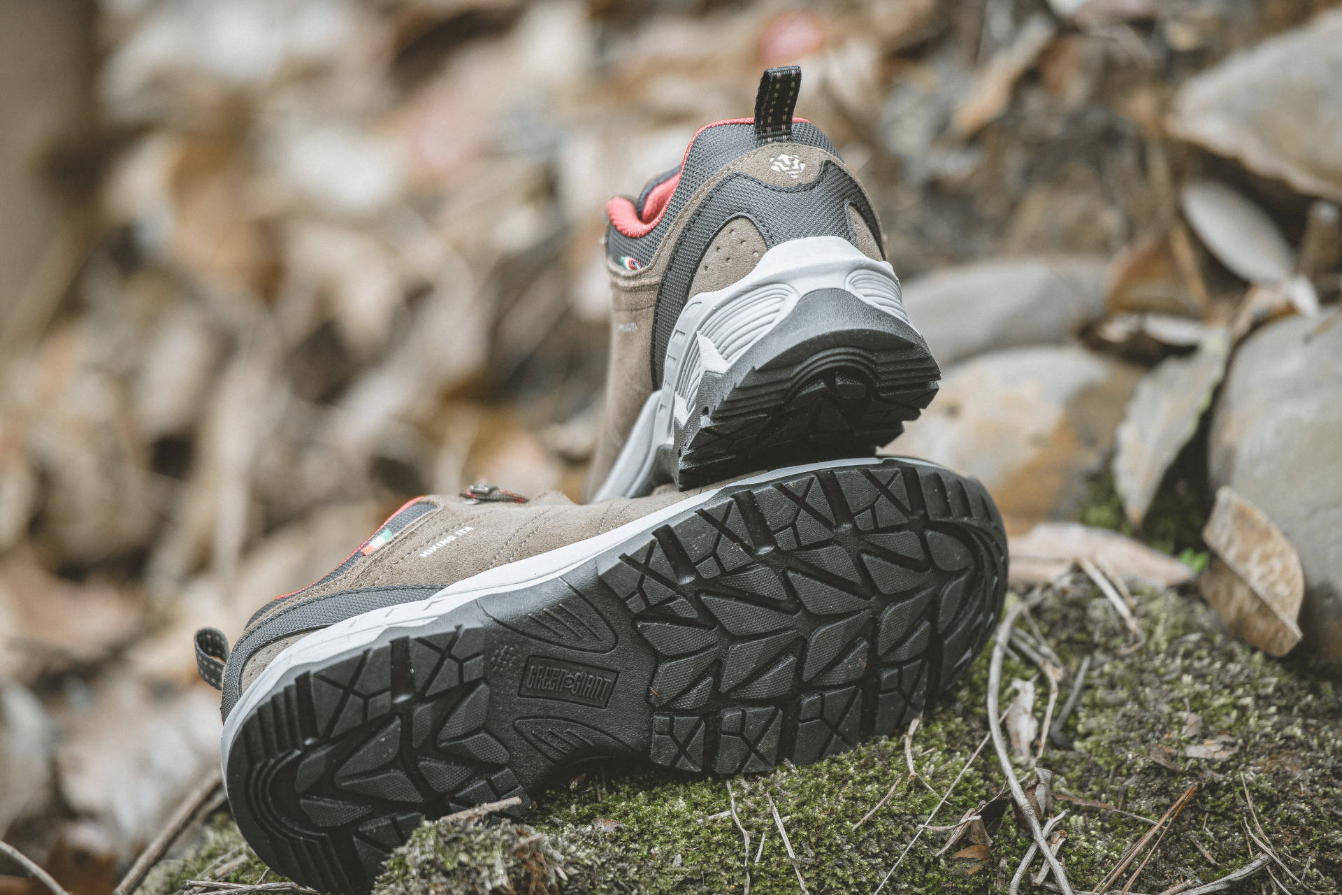 夏季户外徒步怎么穿,户外旅行穿搭图