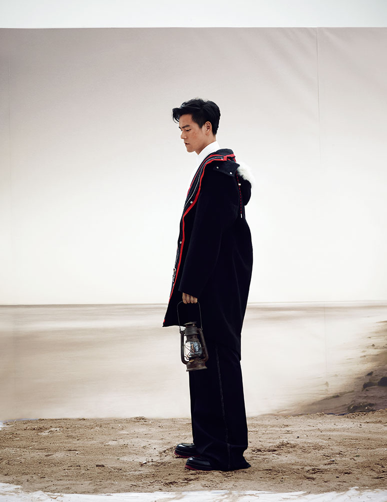 彭于晏走自己的路,彭于晏走过来的视频