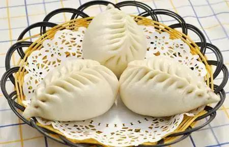 包子好吃诀窍牢记柔软筋道,包子捏不住老开口