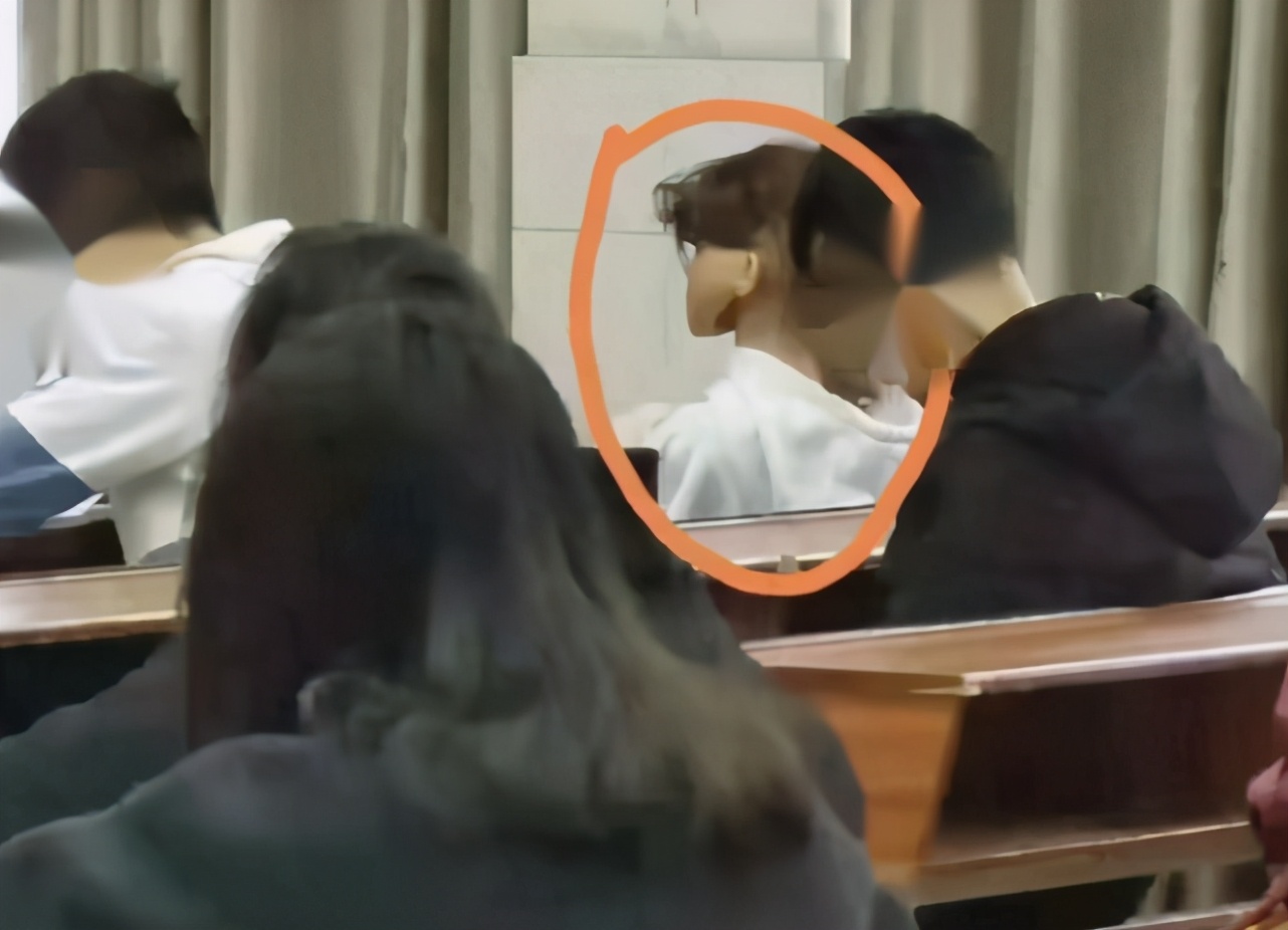 大学生花样逃课,当代大学生花式逃课