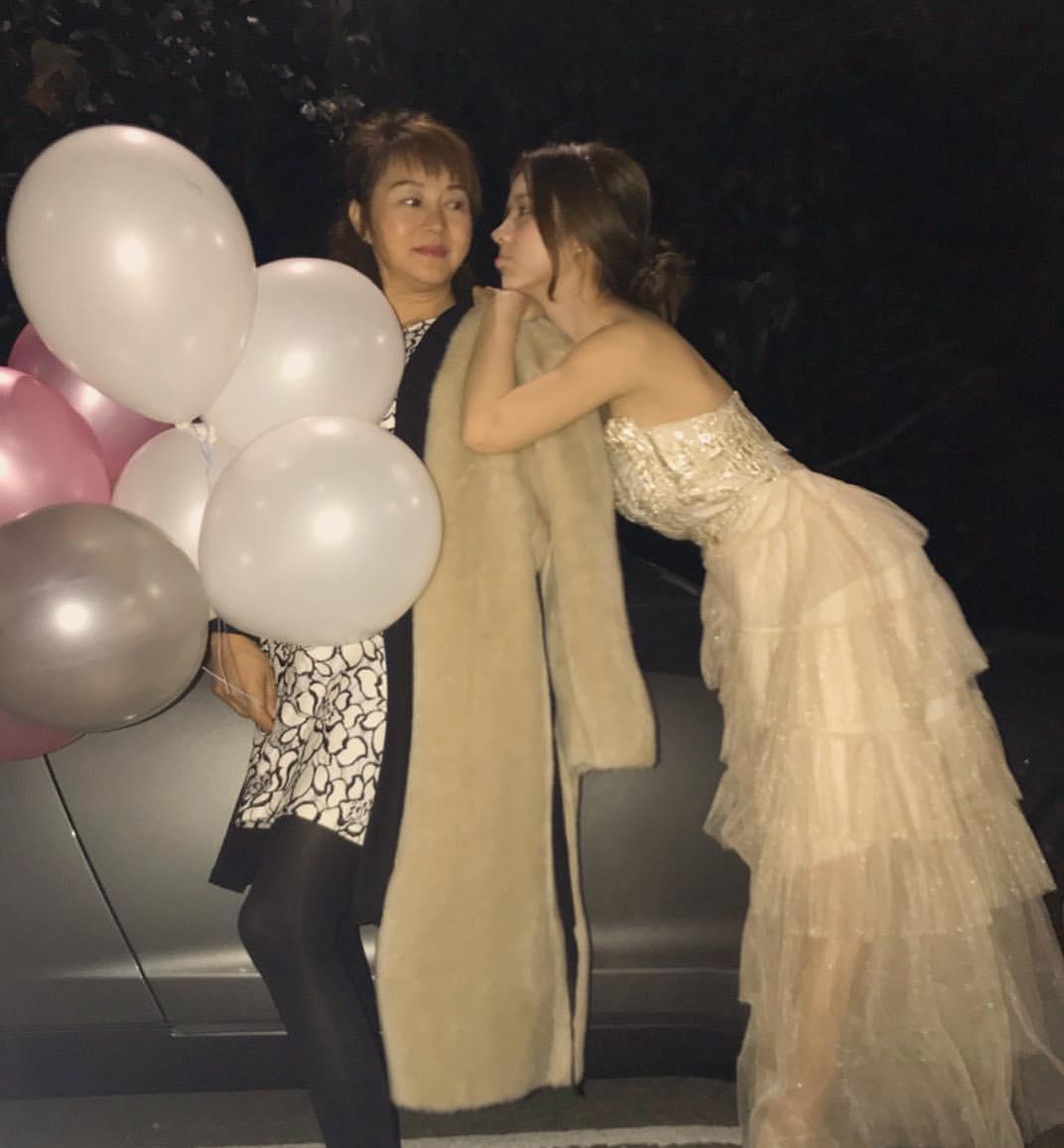 宅男女神邓月平戒口吃“草”曾荷尔蒙失调惹湿疹满身抓痕