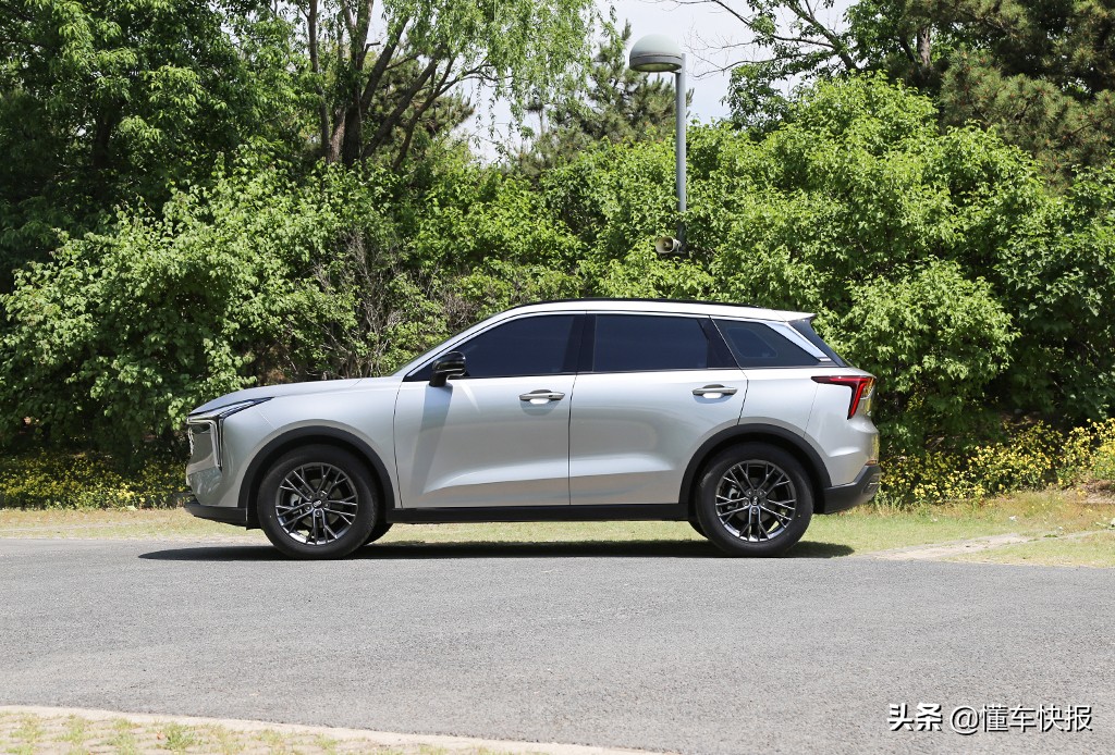 z世代的居家侣伴试驾奔腾t55,10万级新国民suv奔腾t55上市