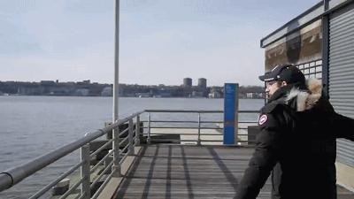 风口浪尖，这个美国人，凭什么被央视点赞了