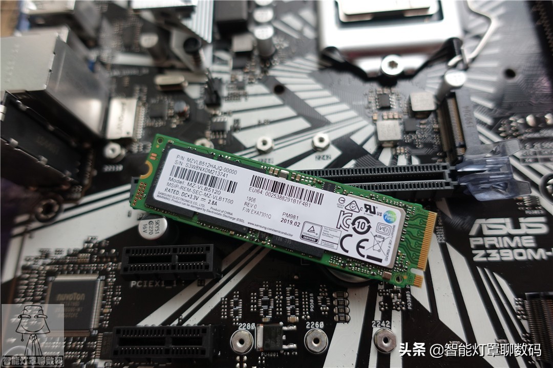 灯罩装机日记001：妹子的万元设计游戏机，感觉主板选错了