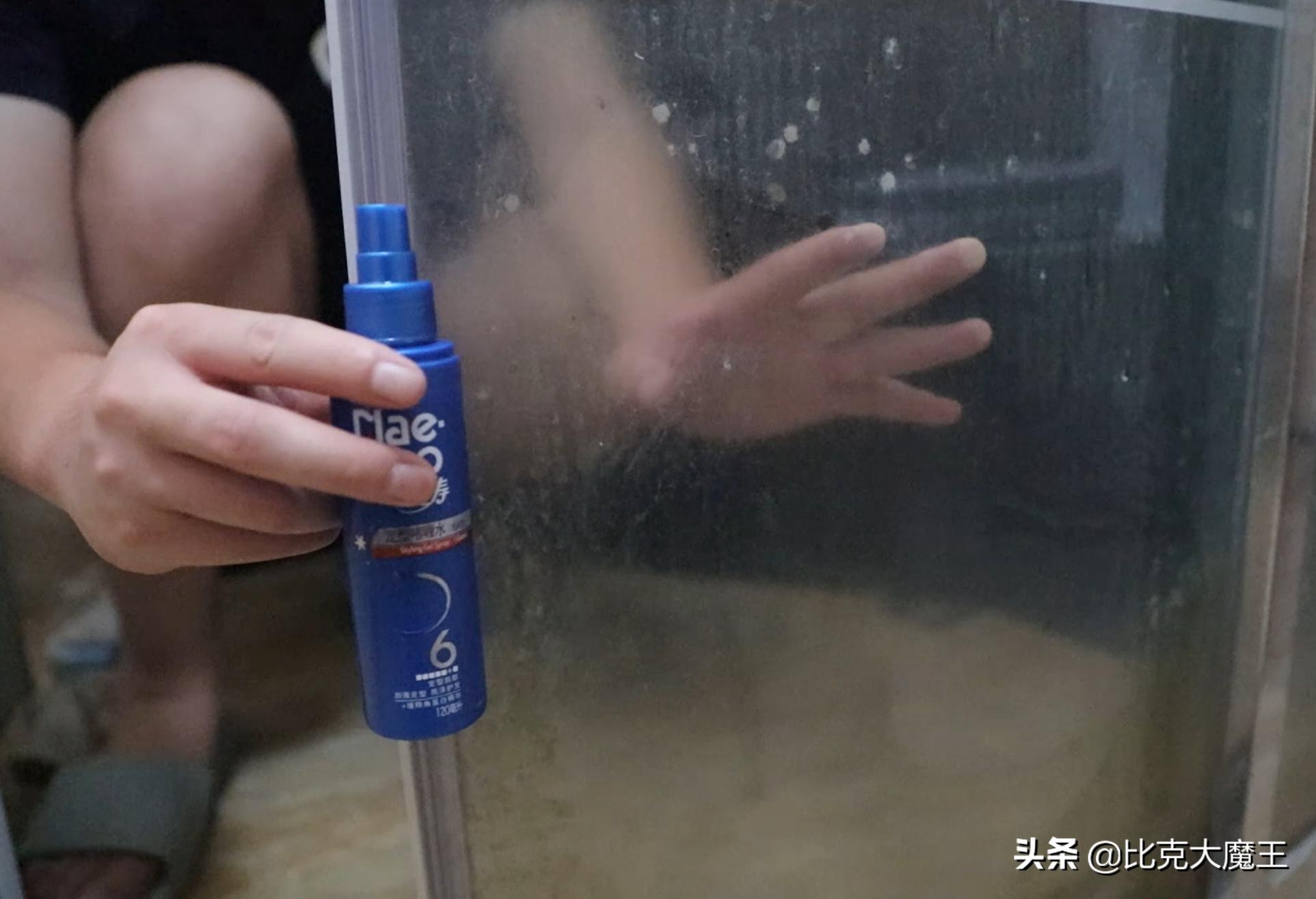 怎么除浴室玻璃上的顽固水垢,浴室玻璃上的顽固水垢怎么去除