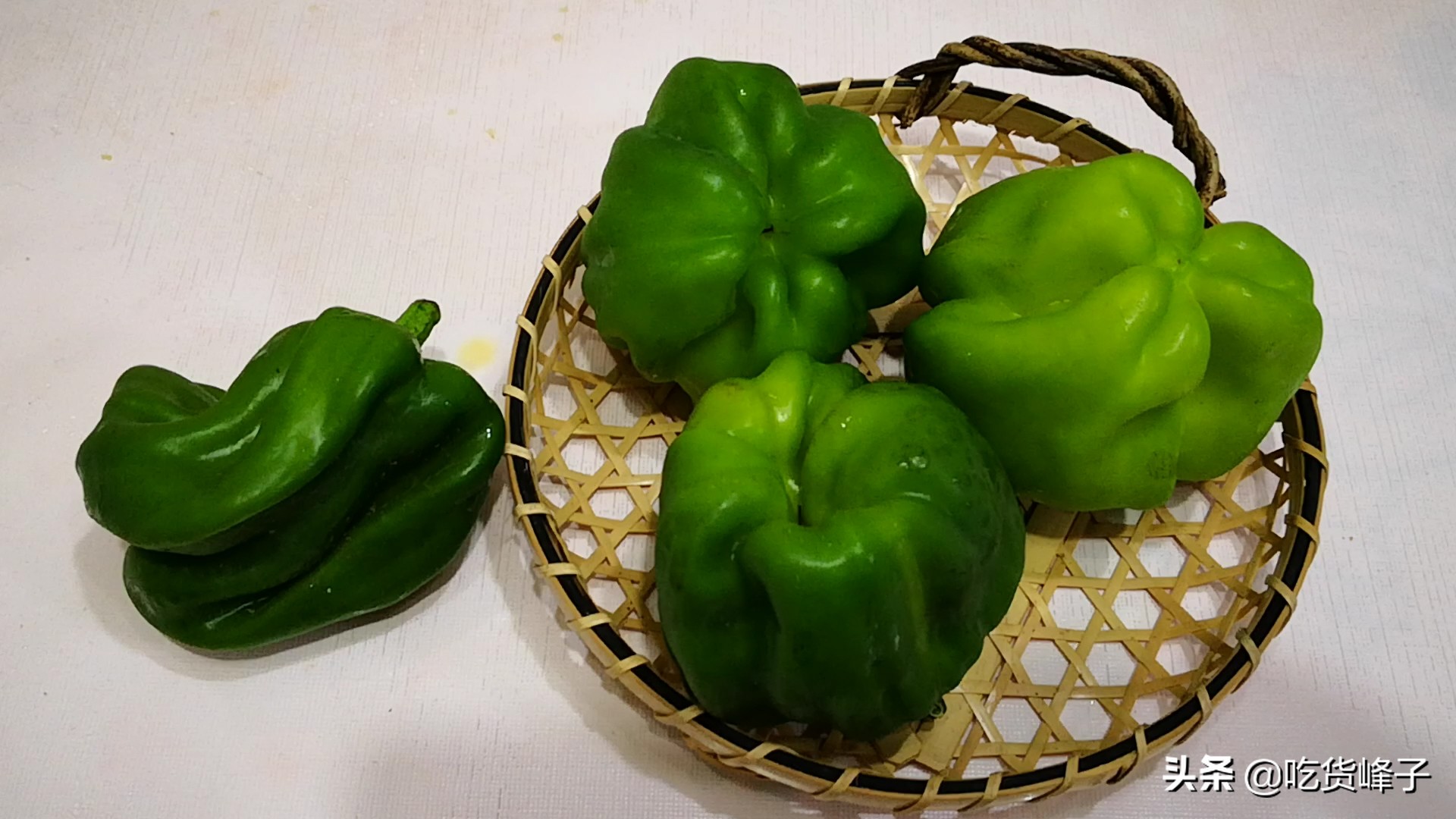 同样是青椒，激素和普通青椒有啥区别？卖菜大爷透露其中猫腻