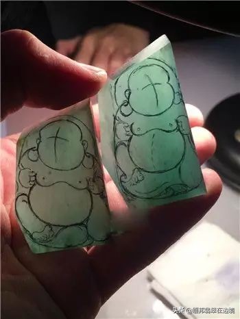 罕见的冰种翡翠,切出罕见冰翡翠