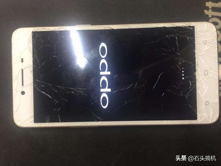 OPPO沈义人称手机没必要贴膜！一张膜让玻璃厂商白投入了