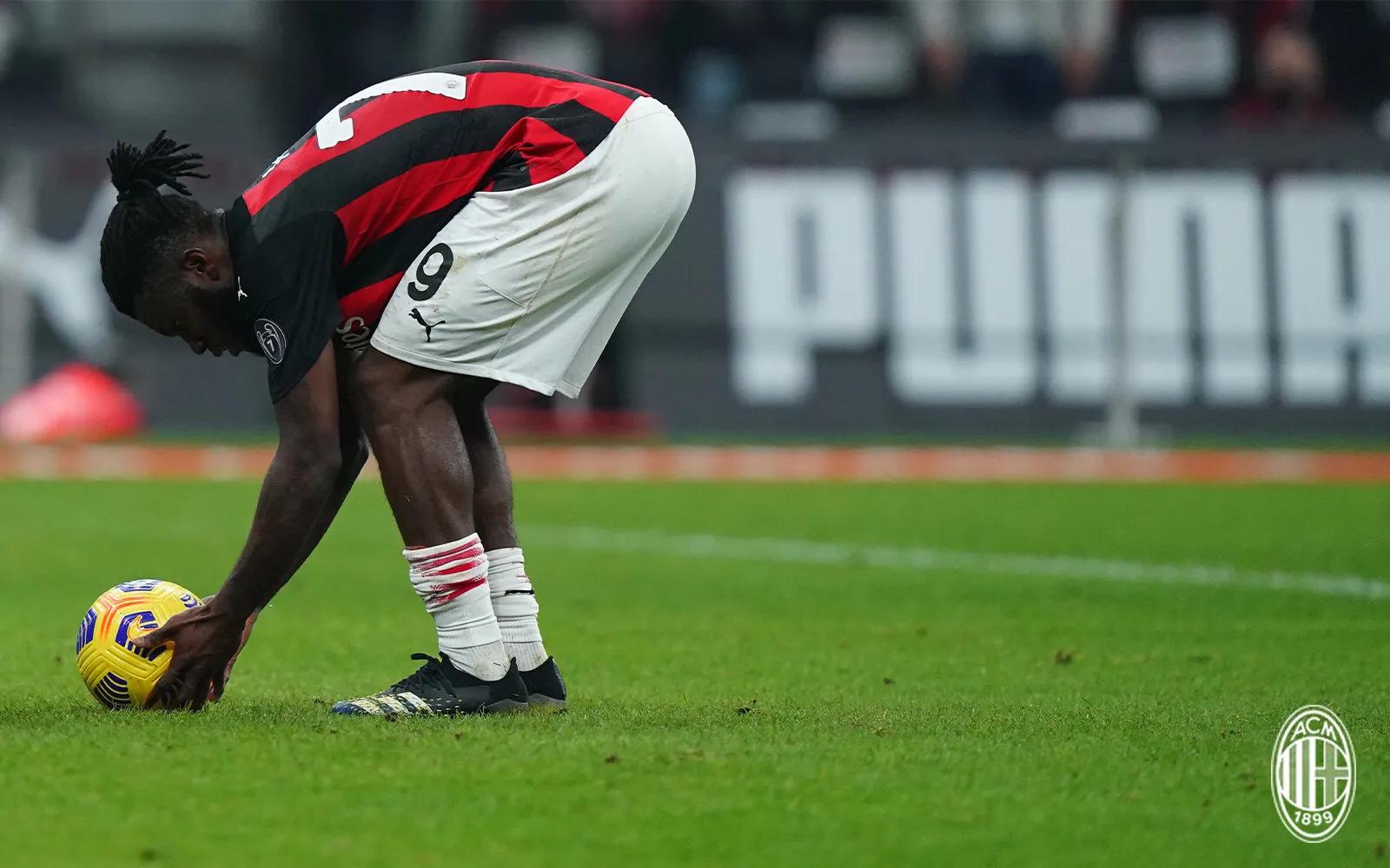 足坛快讯第17期，拜仁欲争夺梅西，亨利排英超百大球星之首