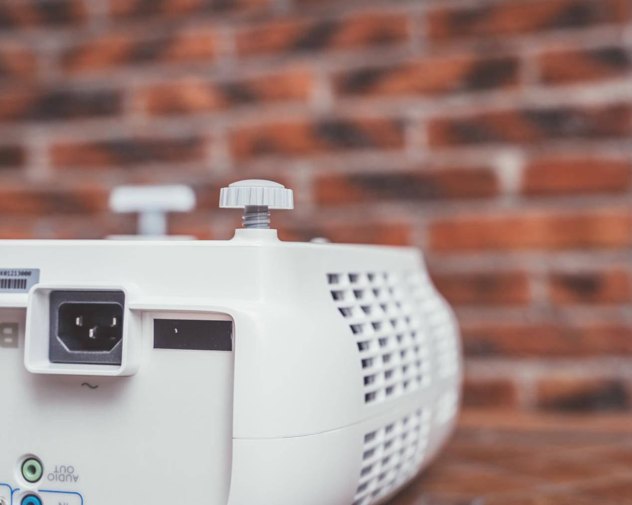 明基tk800m与爱普生chtw7000对比,明基benqtk800m4k投影仪3d影院