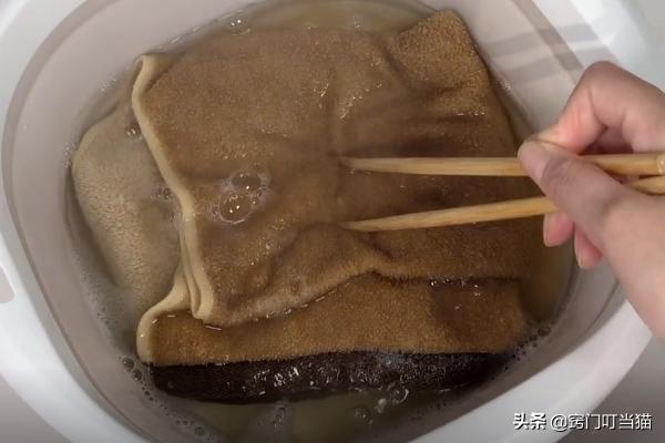 毛巾用久了就发粘怎么清除,毛巾用久了变硬有异味怎么处理