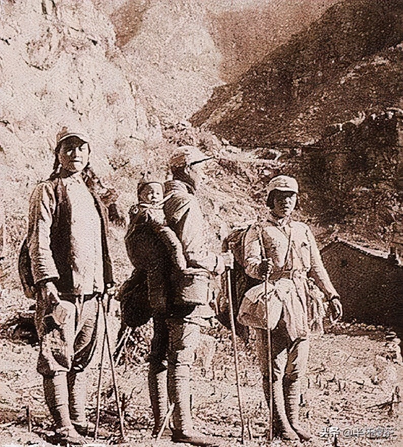 「说谍」战火青春，新四军少女电台力挽狂澜，真女兵绝不搔首弄姿